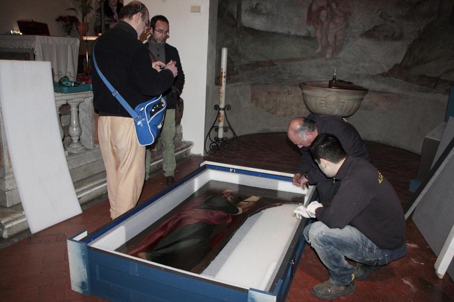 Dopo quasi cinque mesi la pala del Pontormo torna a casa 