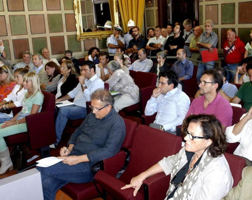 In consiglio comunale il caso del trasloco dei vigili urbani 
