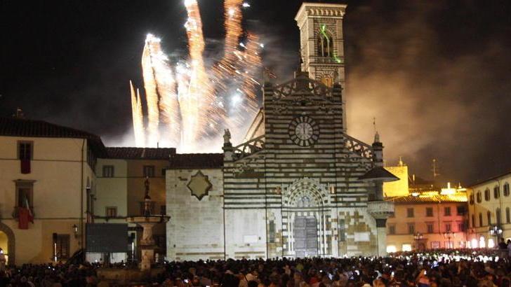 Corteggio senza fuochi d’artificio Il sindaco: «Costavano troppo»