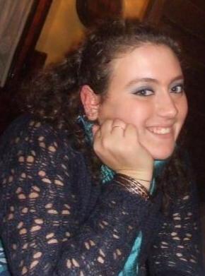 Un intero quartiere nel dolore per Ilaria morta a soli 24 anni