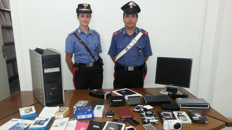 Denunciata coppia di romeni col vizietto dei furti di pc