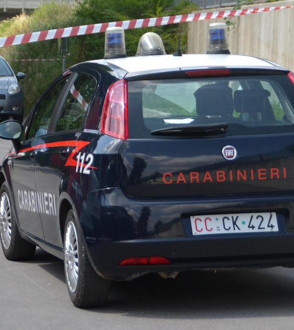 Ferito alla testa a colpi di cric fuori da un locale a Altopascio