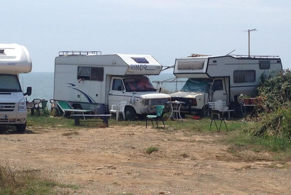 Sos da Miramare nel mirino i camper e i lampioni ko 