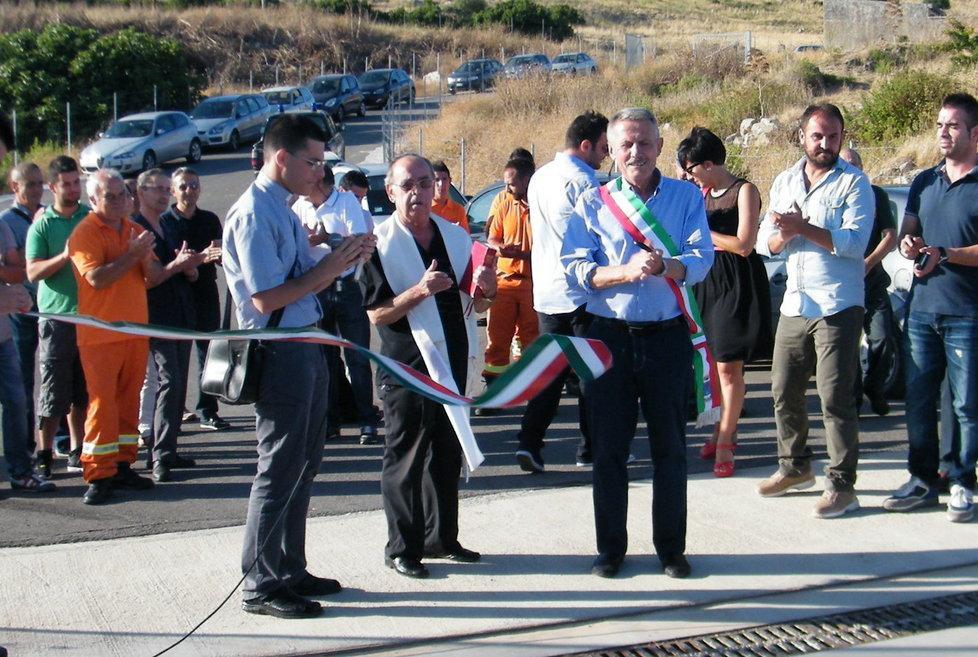 Taglio del nastro per l’ecocentro comunale 