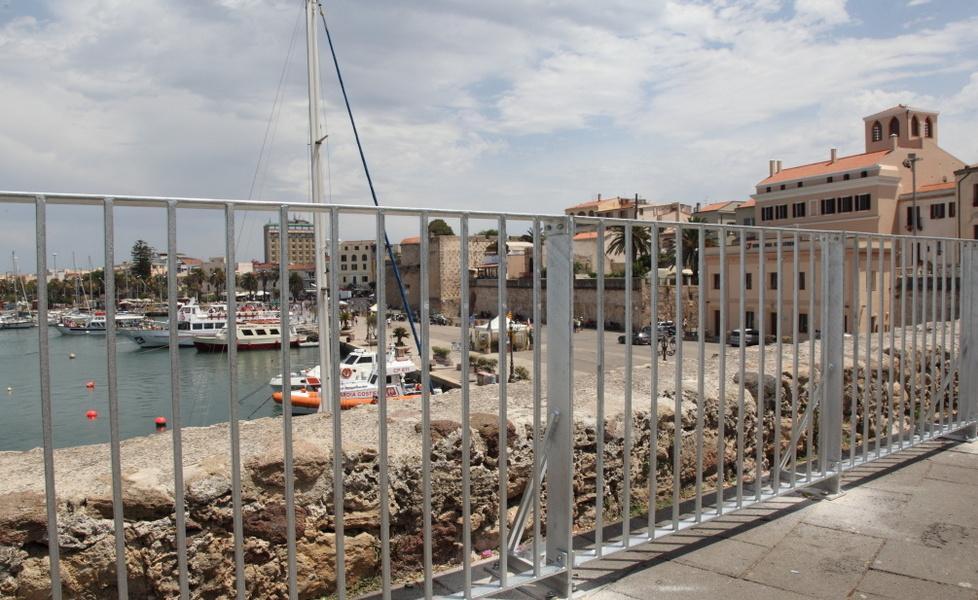 Le ringhiere sui bastioni dividono i cittadini 
