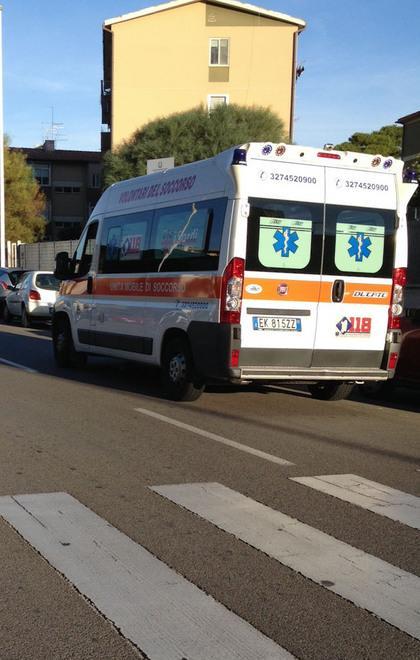 Pensionato si ferisce a casa 