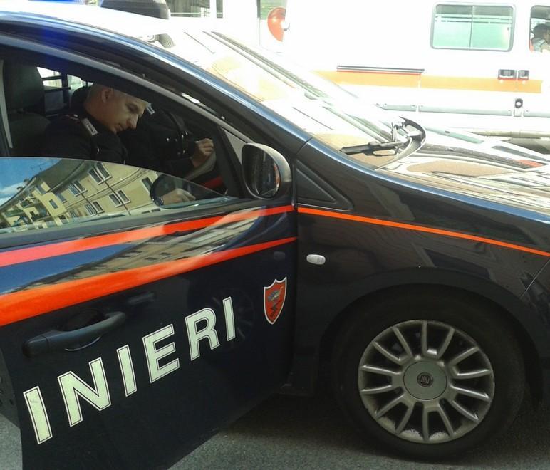 Al centro estetico i ladri portano via macchine e prodotti