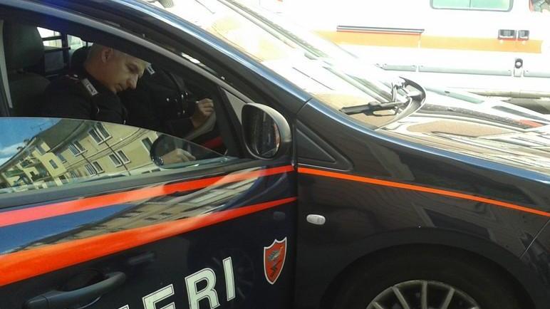 Al centro estetico i ladri portano via macchine e prodotti