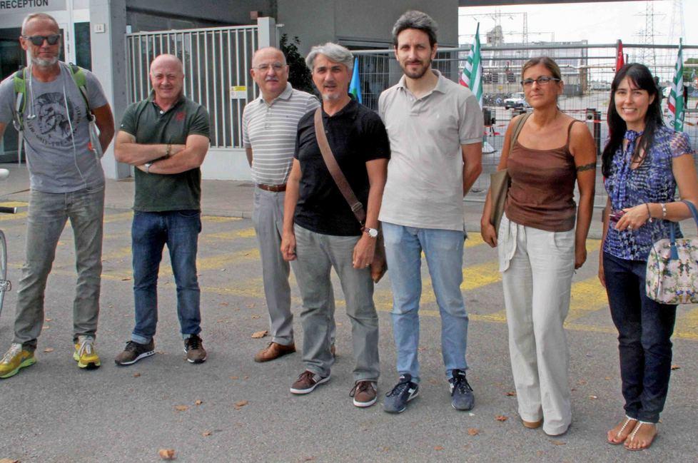 Sel: «Il governo impedisca a Eni di uscire dalla chimica»