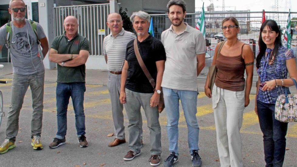 Sel: «Il governo impedisca a Eni di uscire dalla chimica»