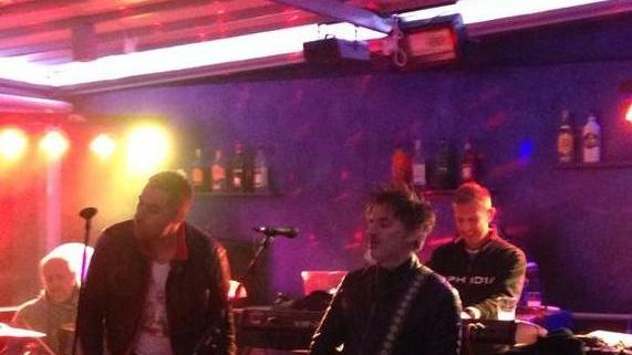 Al Minerva è sempre festa tra beach tennis e musica