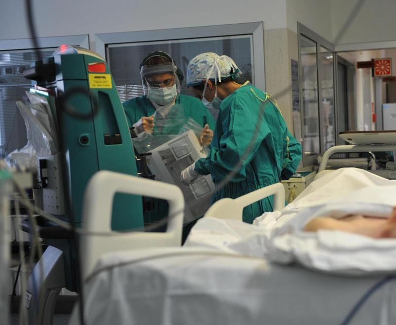 Morbillo, i medici infettati lavorano al pronto soccorso di Olbia. Uno è grave