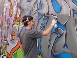 Writer street art, un pomeriggio a colori a Pietrasanta 