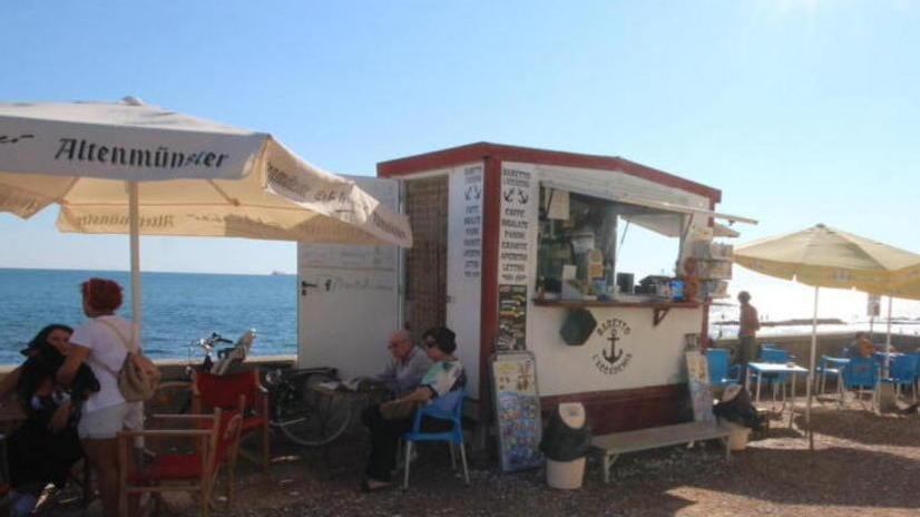 Ladri di gelati al chiosco dell’Accademia