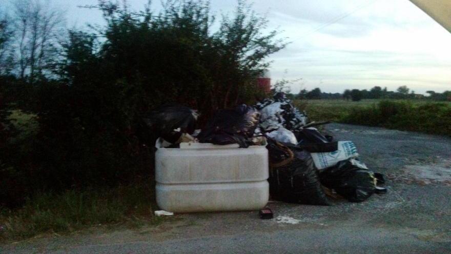 Nuovi abbandoni di rifiuti a Sammontana, sale la protesta