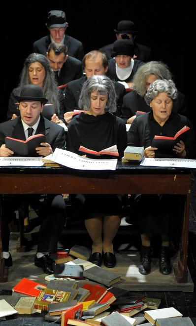 Un viaggio nel mondo ma seduti a teatro 