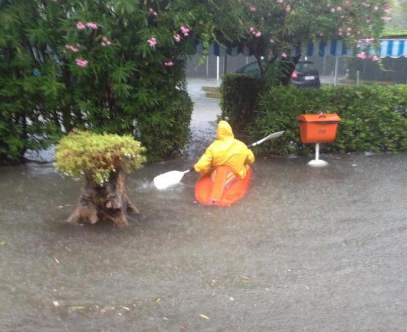 Bomba d’acqua, città di nuovo in ginocchio 