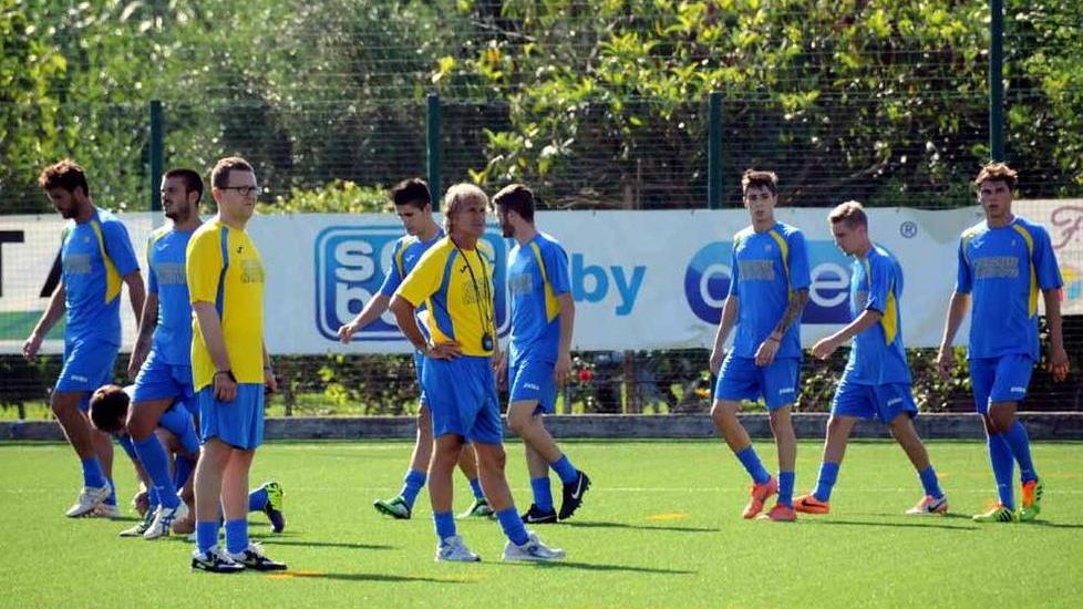 La Carrarese testa Bouedec e insiste sul modulo 4-3-1-2