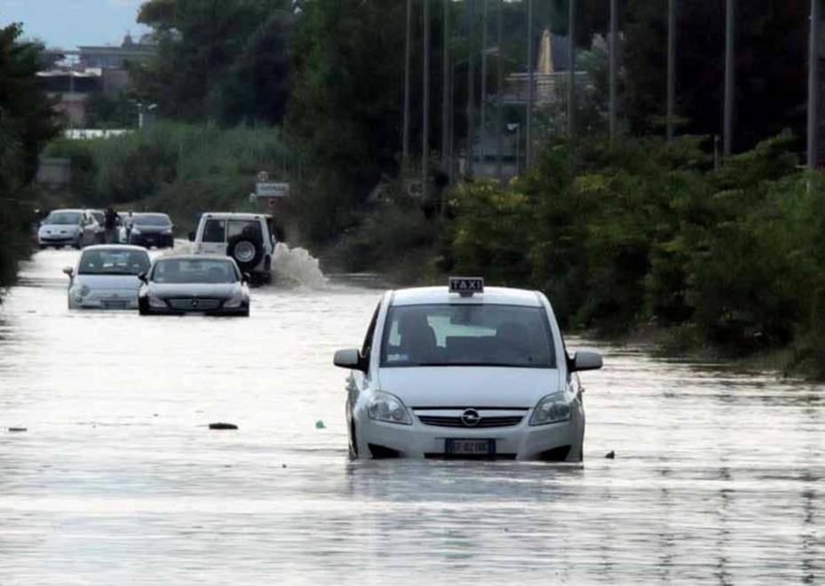 Diluvia, e torna l’emergenza allagamenti 