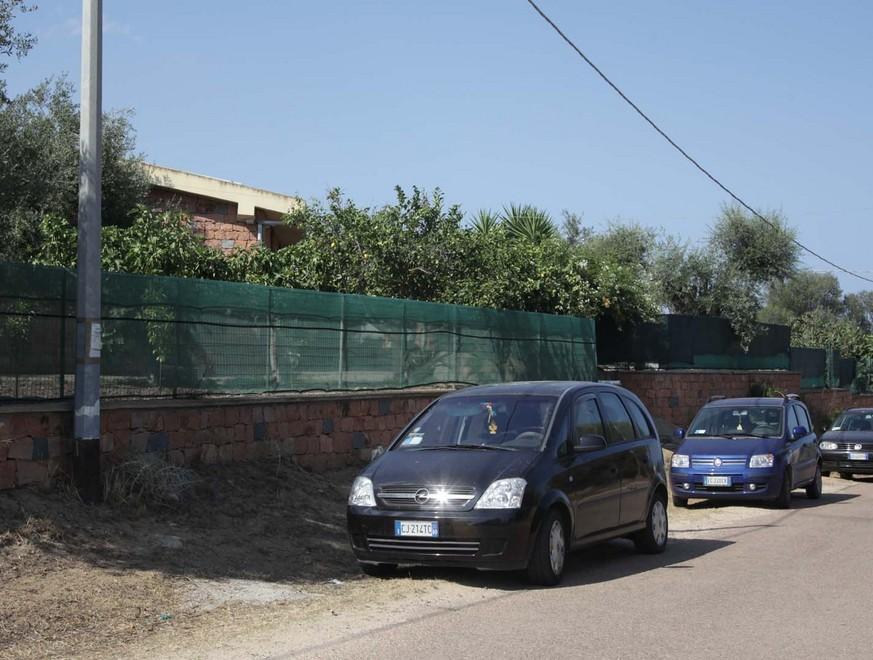 Coniugi legati e rapinata nella villa 