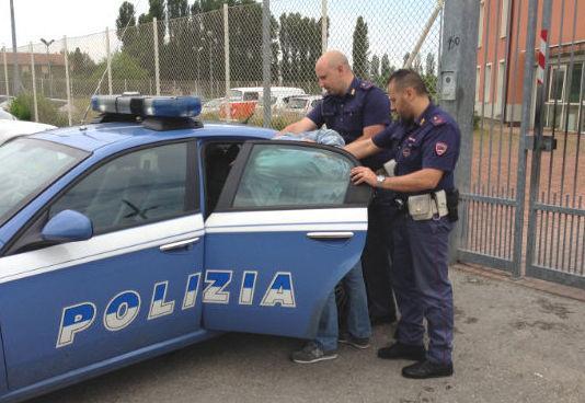 Picchia l’ex convivente Inseguito e preso in centro 