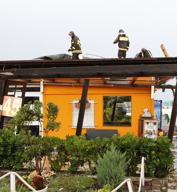 I Lidi devastati da una tromba d’aria 