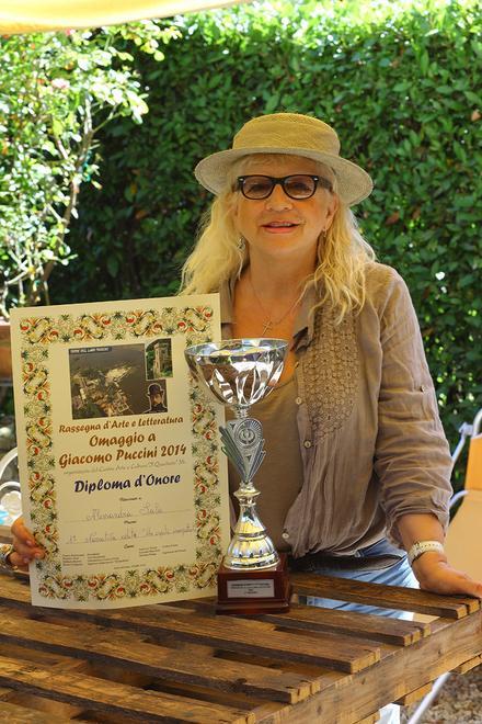 Lotta contro un tumore, scrive un libro e vince il primo premio 