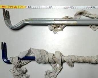 Guida con la patente falsa e piedi di porco nell’auto 