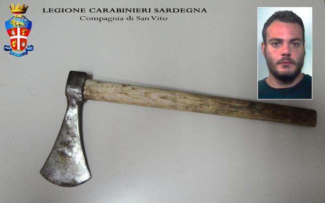 Colpisce il rivale con l’accetta, arrestato per tentato omicidio 