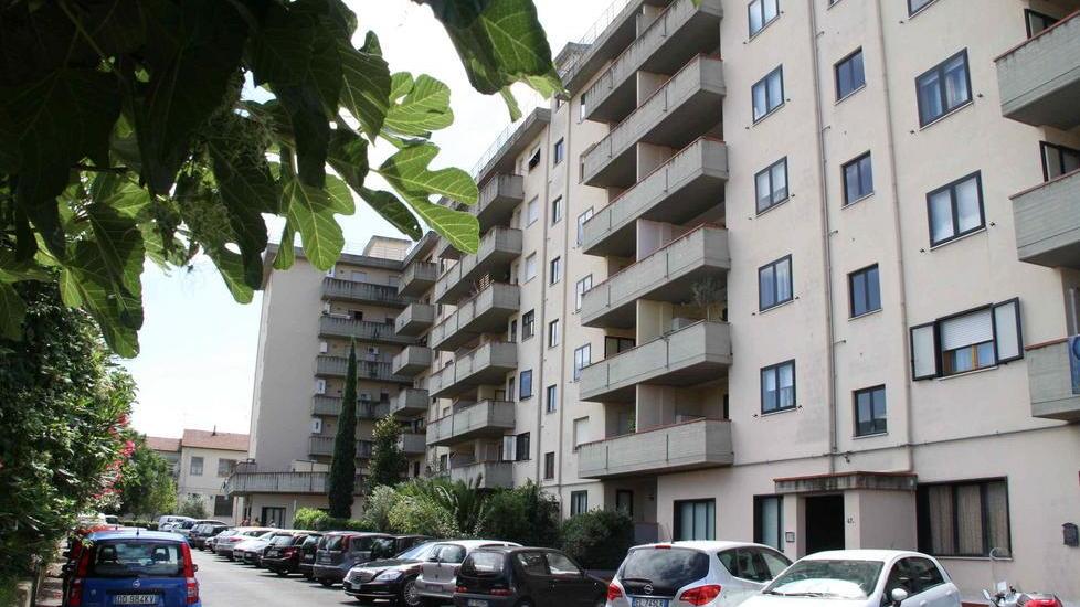 Rissa tra italiani e cinesi per il parcheggio, scattano otto denunce