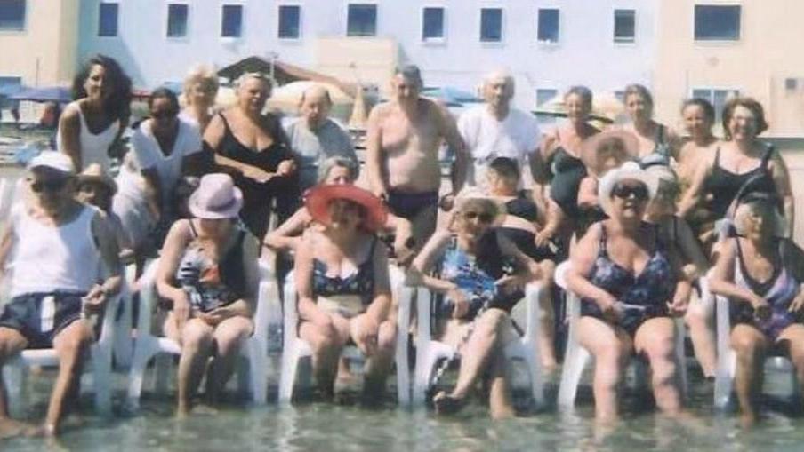 Turismo sociale: 35 anziani al mare