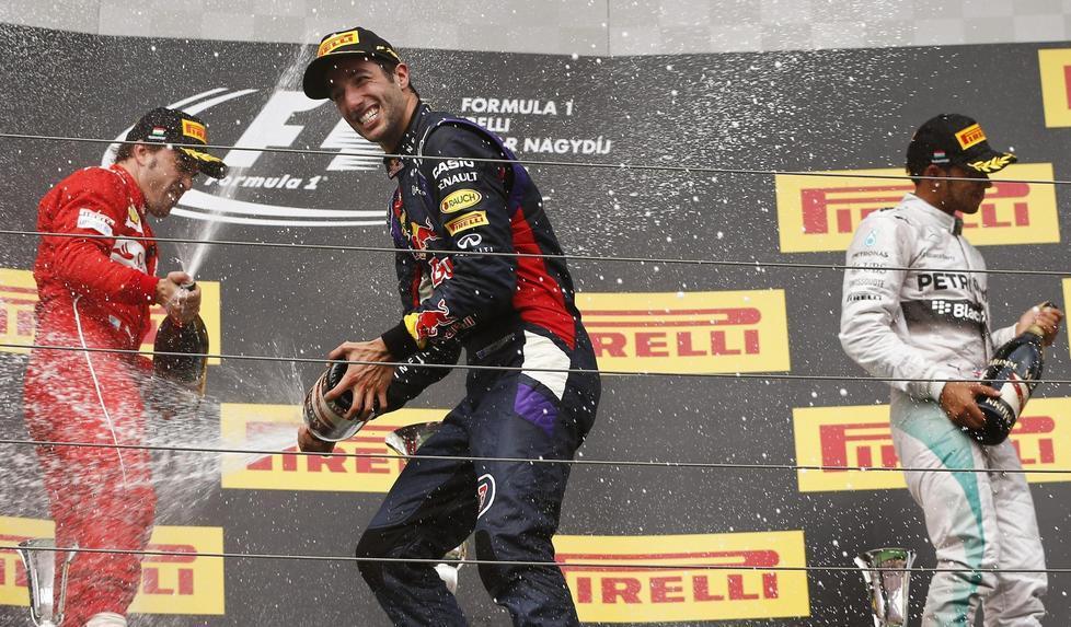 Ricciardo, seconda perla Show di Alonso e Hamilton 