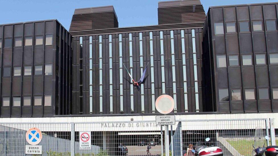 «Voglio aiutare la famiglia coi conti postali bloccati»