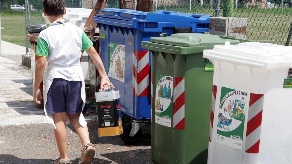 Rifiuti, si guarda al modello di Parma