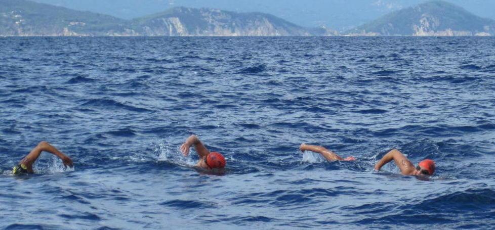 A nuoto da Portoferraio a Piombino 