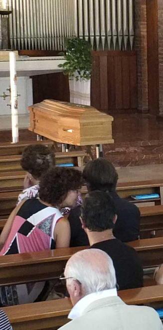 In tanti per l’addio a Giampaolo Testi, cantore di Pisa