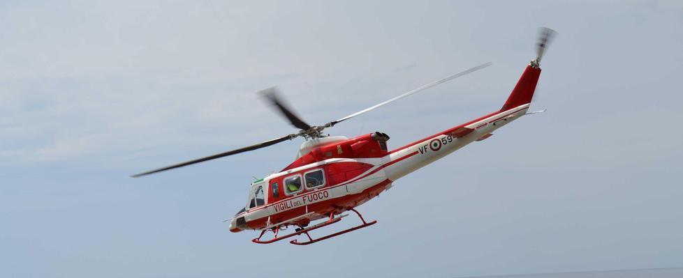 Mercedes tampona una 500, ferita coppia di tedeschi