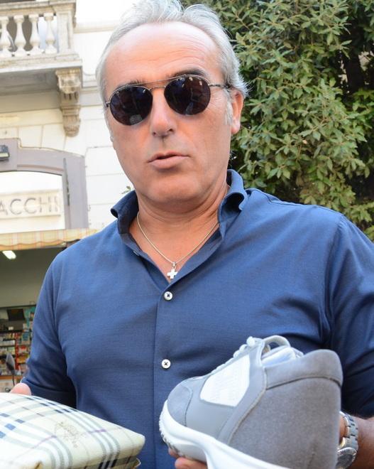 Guerra al tarocco di lusso sulle spiagge 