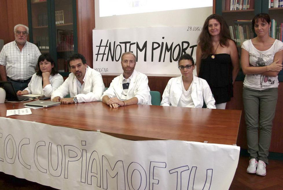 La protesta dei giovani medici con occupazione simbolica 