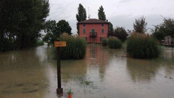 Maltempo, la pioggia non dà tregua: la provincia finisce sott'acqua