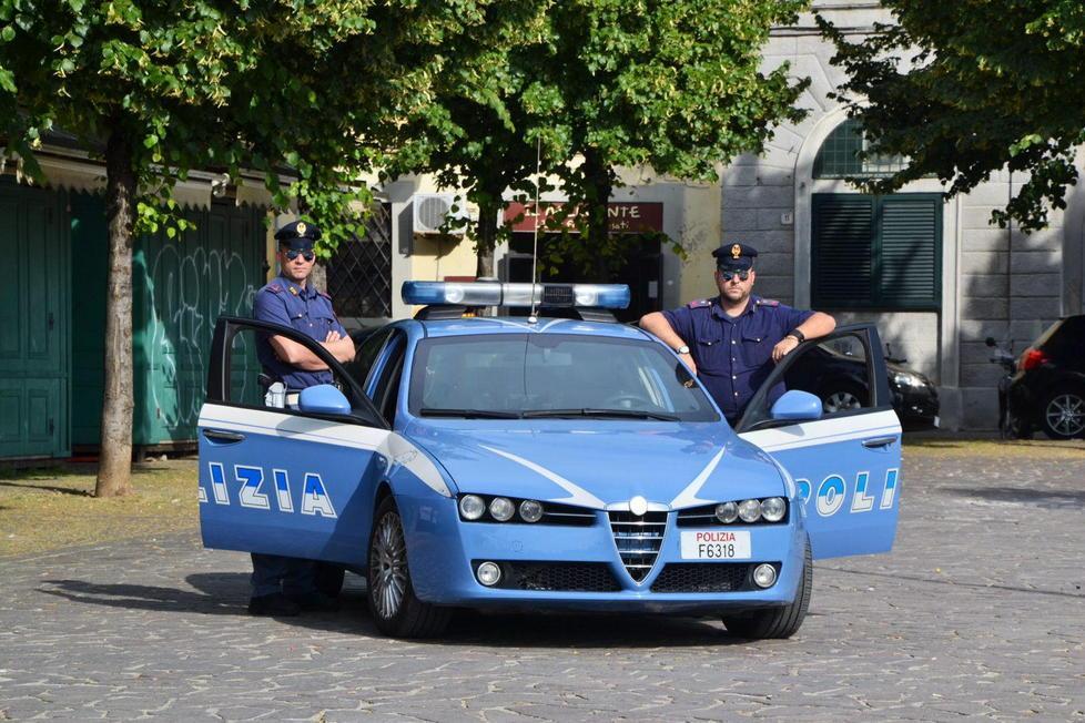 Tenta la “spaccata” in una gastronomia: arrestato 