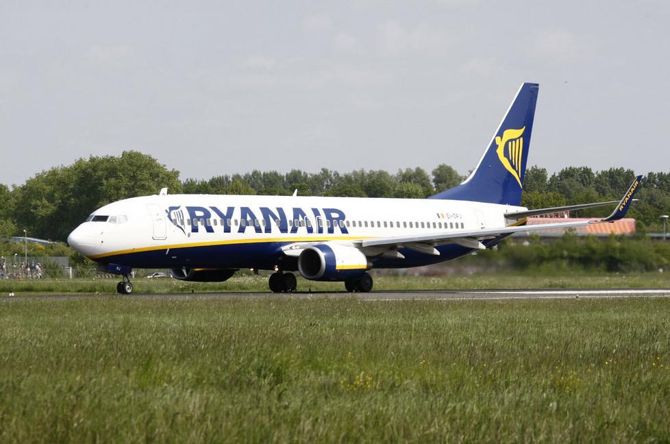 Assistenti di volo, ad agosto a Pisa le selezioni 