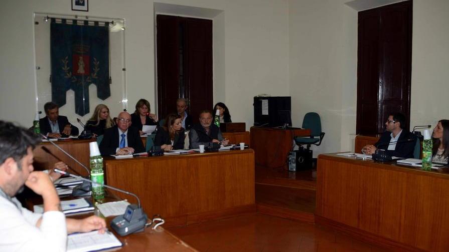 Bilancio, tariffe congelate ma c’è la Tasi per le aziende