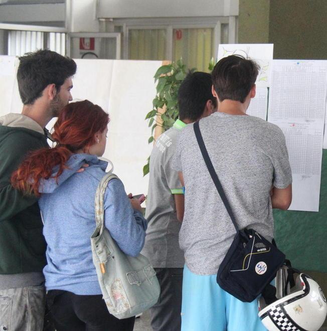 Due sorelle diplomate con 100 