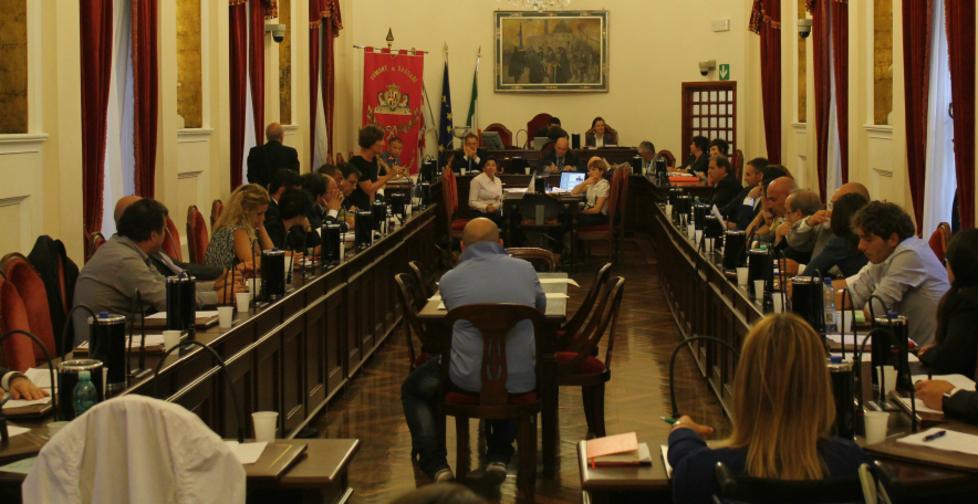 Commissioni “large”, ok del Consiglio 