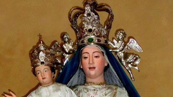 Assalita anche la statua a Formigine
