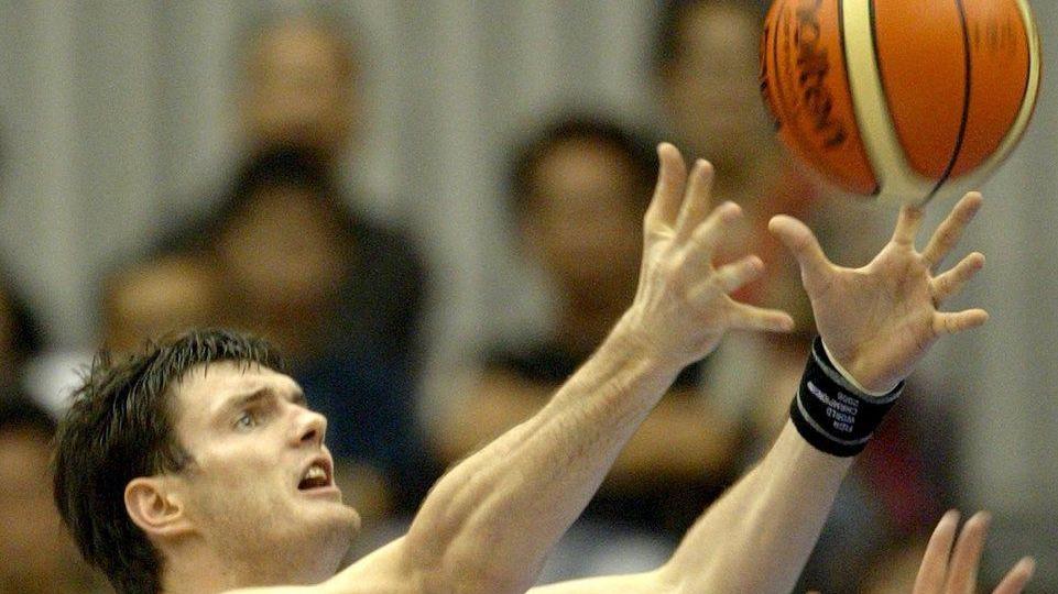 Lavrinovic: firma nella notte, è fatta