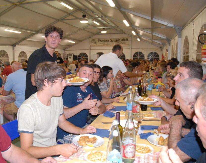 Troppe sagre e feste di partito in agosto, scoppia la polemica 