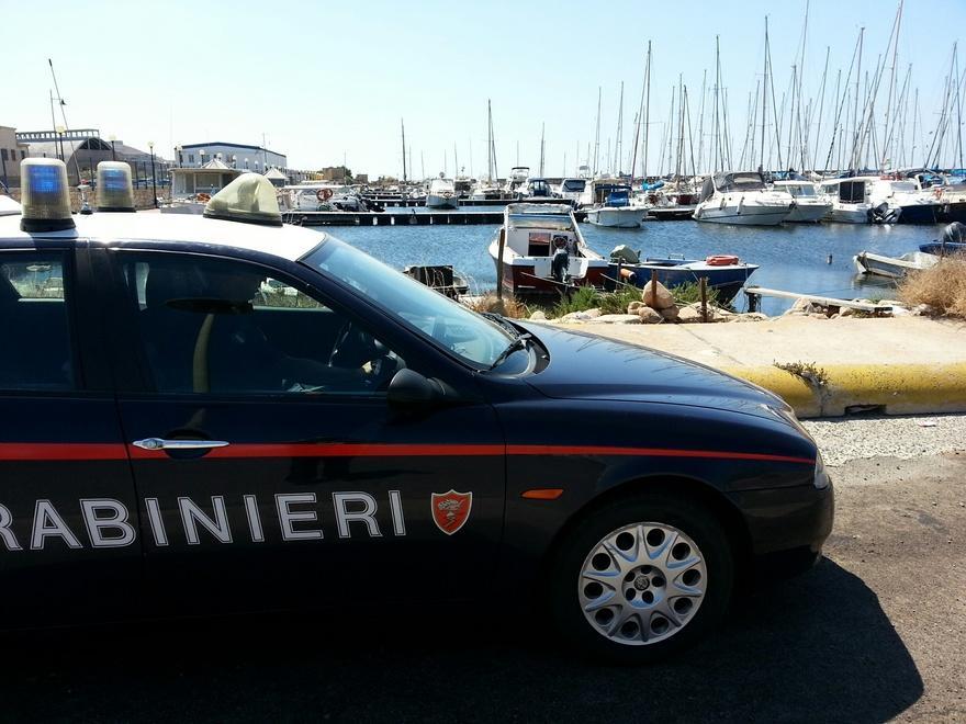 Incendio nel porticciolo di Su Siccu, distrutta una barca, l’altra gravemente danneggiata 