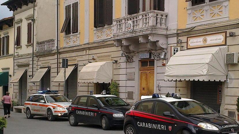 Ragazzina aggredita in piazza Montanelli a Fucecchio, due in manette